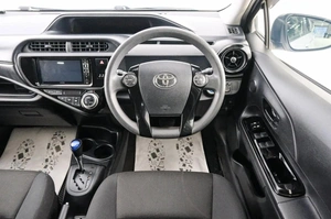 Хетчбэк Toyota Aqua 2016 года, 999000 рублей, Красноярск
