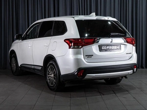 Внедорожник Mitsubishi Outlander 2018 года, 1820000 рублей, Волгоград