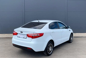Седан Kia Rio 2014 года, 615000 рублей, Солонцы