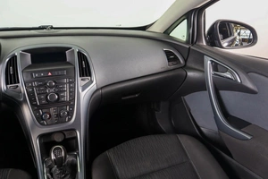 Хетчбэк Opel Astra GTC 2012 года, 799000 рублей, Пермь
