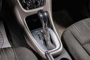 Хетчбэк Opel Astra 2011 года, 649000 рублей, Сургут