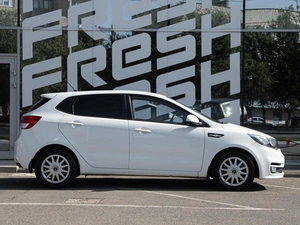 Хетчбэк Kia Rio 2015 года, 915000 рублей, Волгоград