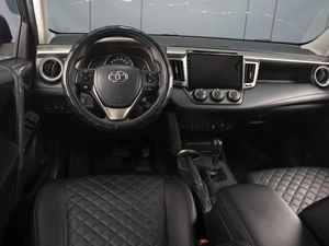 Внедорожник Toyota RAV4 2013 года, 1860000 рублей, Омск