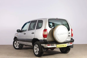 Внедорожник Chevrolet Niva 2003 года, 349000 рублей, Новосибирск