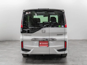 Минивэн Honda Stepwgn Spada 2017 года, 2100000 рублей, Красноярск