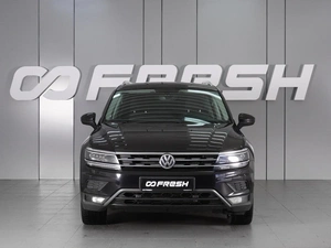 Внедорожник Volkswagen Tiguan 2017 года, 2680000 рублей, Красный Пахарь