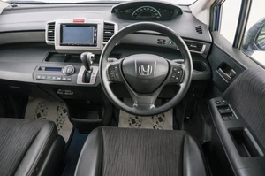 Минивэн Honda Freed 2015 года, 1289000 рублей, Красноярск