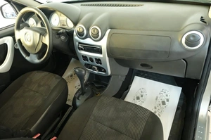Хетчбэк Renault Sandero 2010 года, 559000 рублей, Омск