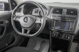 Седан Volkswagen Polo 2019 года, 1169000 рублей, Барнаул