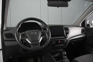 Седан Hyundai Accent 2020 года, 1690000 рублей, Омск