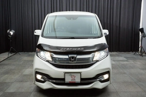 Минивэн Honda Stepwgn 2017 года, 1799000 рублей, Красноярск