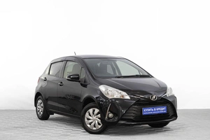 Хетчбэк Toyota Vitz 2017 года, 1049000 рублей, Барнаул