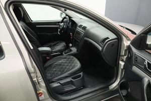 Хэтчбек Skoda Octavia 2011 года, 980000 рублей, Курск