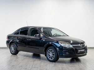 Седан Opel Astra 2013 года, 899000 рублей, Саратов