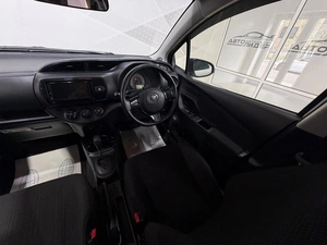 Хетчбэк Toyota Vitz 2018 года, 969000 рублей, Красноярск