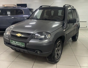 Внедорожник Chevrolet Niva 2019 года, 850000 рублей, Ачинск