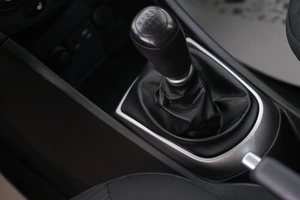 Хетчбэк Hyundai Solaris 2015 года, 989000 рублей, Омск