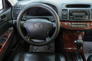 Седан Toyota Camry 2004 года, 1159000 рублей, Омск