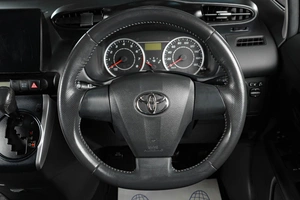 Минивэн Toyota Wish 2010 года, 1259000 рублей, Тюмень