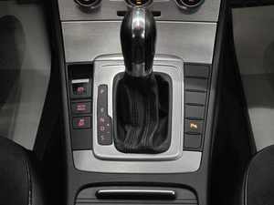 Седан Volkswagen Passat 2012 года, 950000 рублей, Красноярск