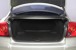 Седан Toyota Avensis 2005 года, 699000 рублей, Новосибирск