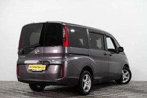 Минивэн Honda Stepwgn 2019 года, 2039000 рублей, Сургут