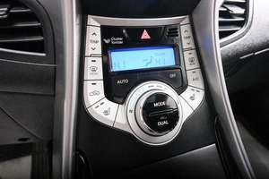 Седан Hyundai Avante 2011 года, 949000 рублей, Красноярск