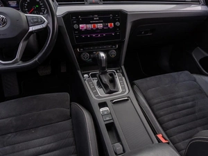 Седан Volkswagen Passat 2020 года, 2199000 рублей, Саратов