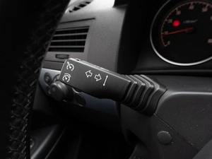 Седан Opel Astra 2013 года, 799000 рублей, Саратов