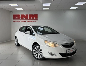Хэтчбек Opel Astra 2011 года, 690000 рублей, Смоленск