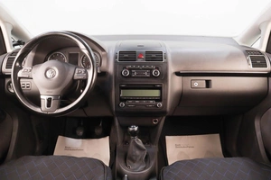 Минивэн Volkswagen Touran 2011 года, 1199000 рублей, Челябинск