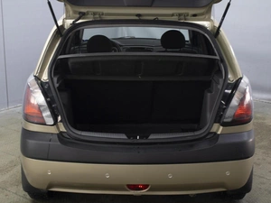 Хетчбэк Kia Rio 2009 года, 600000 рублей, Омск