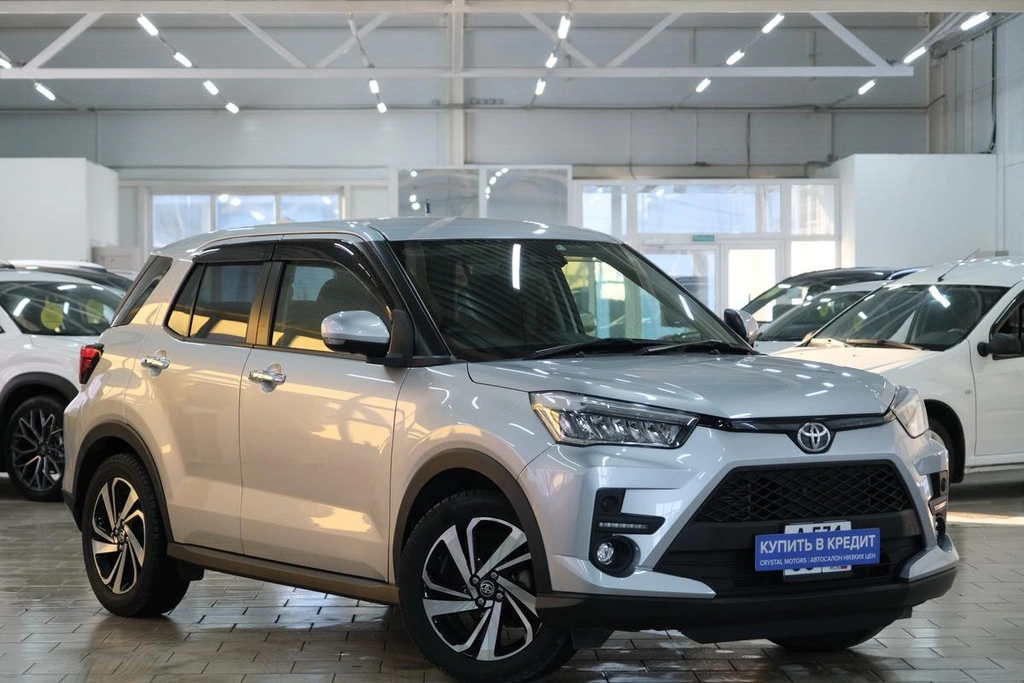 Внедорожник Toyota Raize 2020 года, 1909000 рублей, Омск