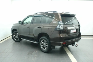 Внедорожник Toyota Land Cruiser Prado 2018 года, 3990000 рублей, Красноярск