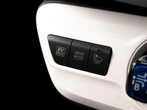 Лифтбек Toyota Prius 2016 года, 1829000 рублей, Тюмень