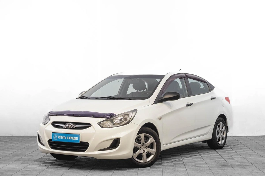 Седан Hyundai Solaris 2012 года, 689000 рублей, Барнаул