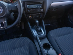 Седан Volkswagen Jetta 2012 года, 1199000 рублей, Саратов