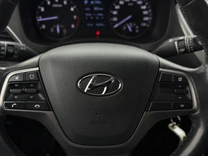 Седан Hyundai Solaris 2017 года, 1190000 рублей, Красноярск