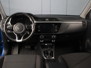Седан Kia Rio 2021 года, 1790000 рублей, Омск