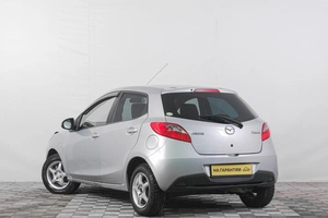 Хетчбэк Mazda Demio 2010 года, 589000 рублей, Кемерово