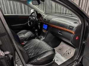 Седан Toyota Avensis 2008 года, 950000 рублей, Красноярск