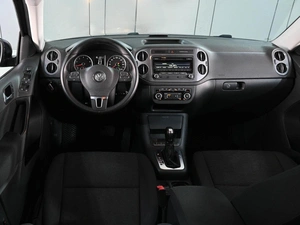 Внедорожник Volkswagen Tiguan 2012 года, 1499000 рублей, Ростов-на-Дону
