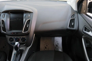 Хетчбэк Ford Focus 2011 года, 699000 рублей, Омск