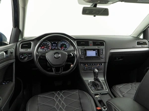 Хетчбэк Volkswagen Golf 2013 года, 1298999 рублей, Москва