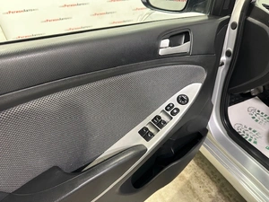 Хетчбэк Hyundai Solaris 2013 года, 865000 рублей, Красноярск