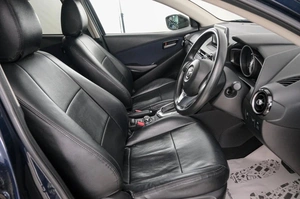 Хетчбэк Mazda Demio 2015 года, 1099000 рублей, Красноярск