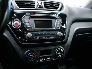 Седан Kia Rio 2011 года, 950000 рублей, Красноярск