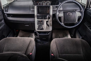 Минивэн Toyota Noah 2011 года, 1439000 рублей, Томск