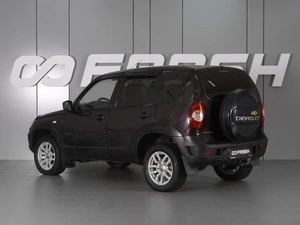 Внедорожник Chevrolet Niva 2014 года, 625000 рублей, Красный Пахарь