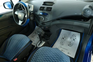 Хетчбэк Chevrolet Spark 2011 года, 439000 рублей, Омск